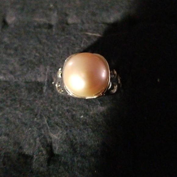 Ring - Picture 2 of 3